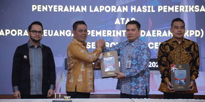 Bupati Aceh Besar terima LHP BPK di Kantor BPK Perwakilan Aceh