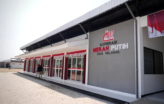 Aksi protes dan tuntutan evaluasi program prioritas oleh LPI