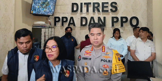 Polisi mengamankan tersangka terkait siaran langsung berisi konten pornografi di TikTok