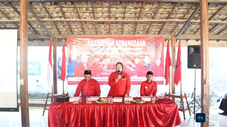 Ketua DPC PDI Perjuangan Tulungagung Erma Susanti dalam sarasehan kebangsaan