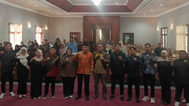 Erma Susanti menghadiri launching FL2MI Korda Tulungagung di Ruang Praja Mukti