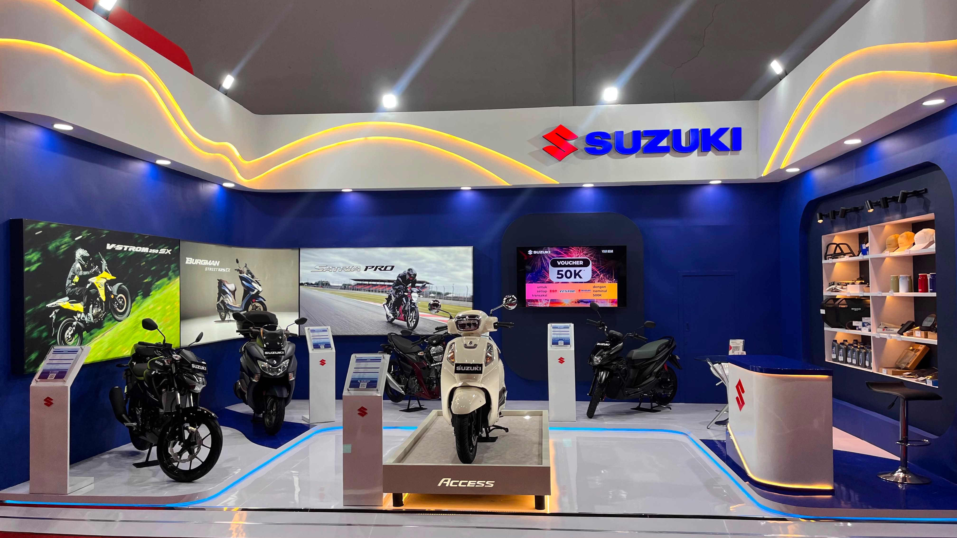 Booth Suzuki di Jakarta Fair 2026 pamer lini motor seperti V-Strom, Burgman Street, Access, Nex, dan Satria F150