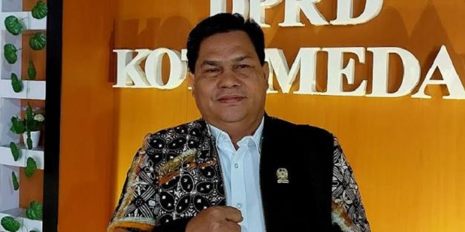 Ruas jalan Medan proyek BRT dengan pohon ditebang dan LPJU dibongkar