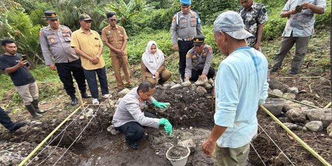Pembangunan bak penampung air di Desa Joring Lombang, Padangsidimpuan