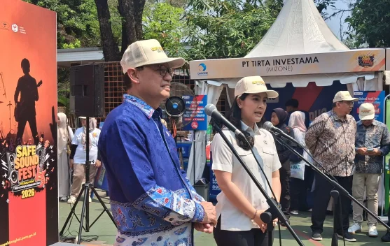 Wakil Menteri Isyana Bagoes Oka berbicara tentang MBG di SMAN 70 Jakarta