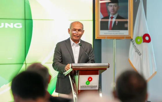Ilustrasi fasilitas migas yang menggambarkan lifting minyak dan produksi 2026-2027
