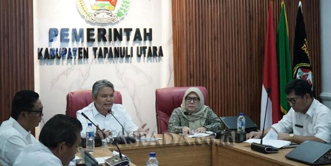 Rapat UHC dan kemitraan BPJS Kesehatan Tapanuli Utara di Aula Mini Kantor Bupati
