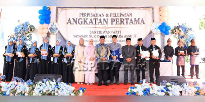 Wisuda santri Pondok Pesantren Tahfidzul Qur'an Darul Zakir Alwi di Dolok Masihul