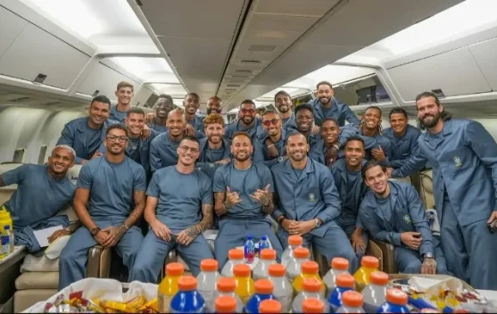Neymar bersama Vinicius dan Raphinha di timnas Brasil