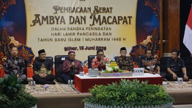 Pagelaran wayang kulit Gatotkaca di Pendopo Kabupaten Blitar