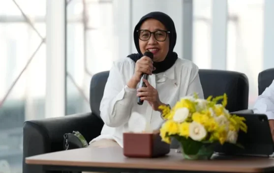 Ilustrasi dapur MBG dan distribusi layanan gizi di wilayah perkotaan dan terpencil