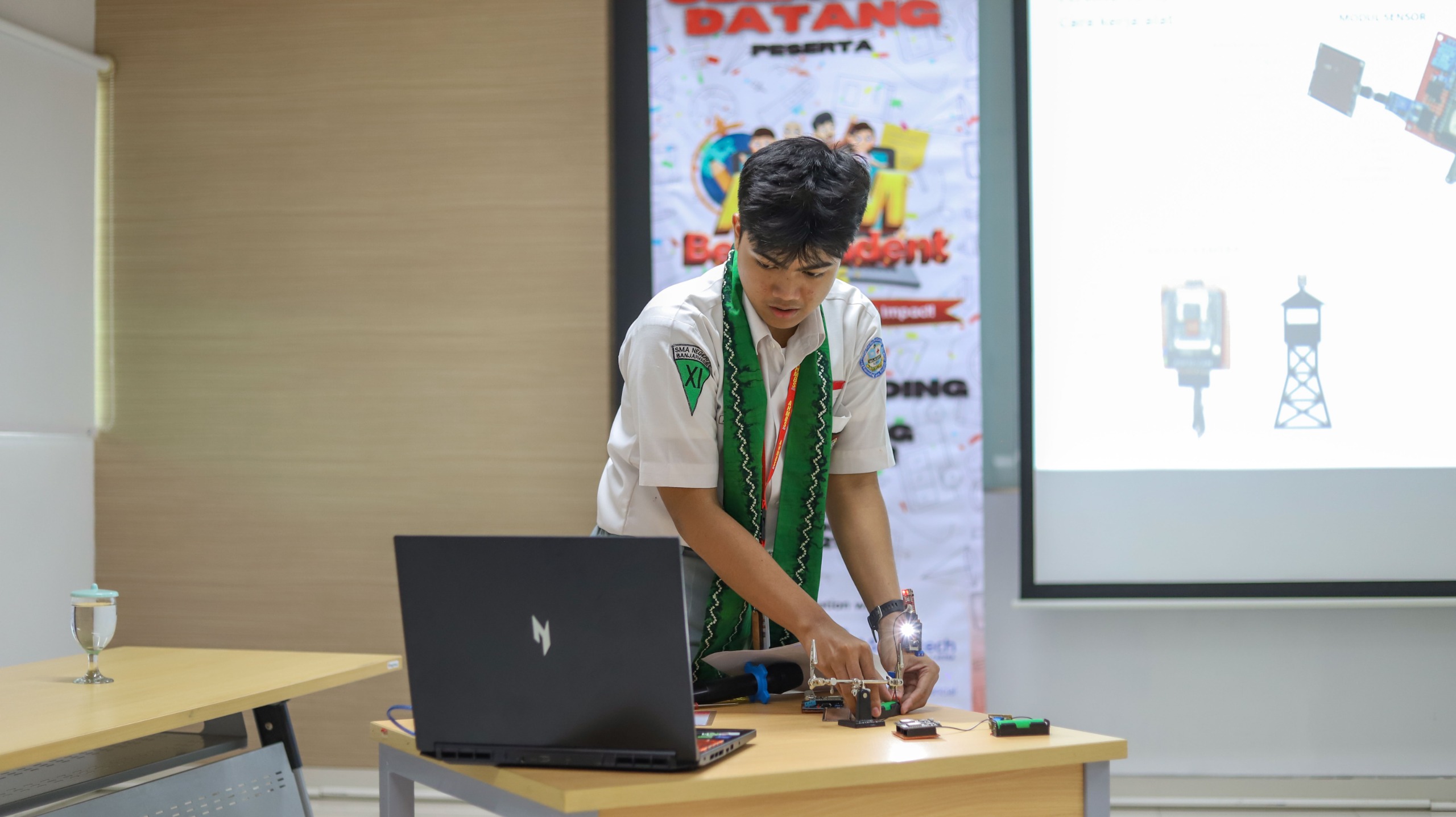 Poster AHM Best Student 2026 untuk pelajar kreatif berbasis SDGs