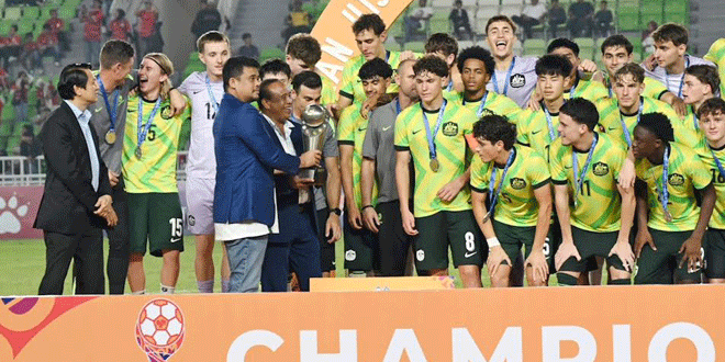 Pemain Australia merayakan gelar juara Piala AFF U-19 2026 di Stadion Utama Sumatera Utara