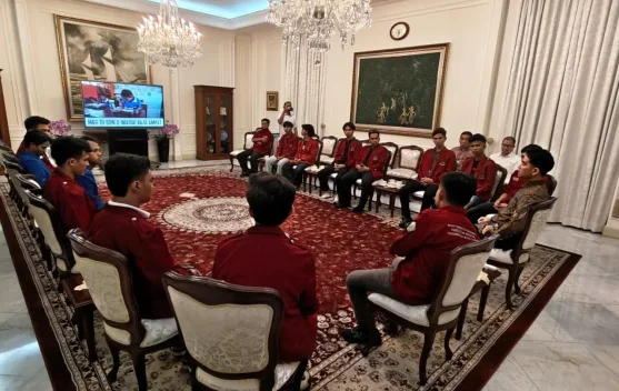 Wapres Gibran menerima perwakilan mahasiswa untuk dialog terkait MBG dan KDMP di Istana Wapres