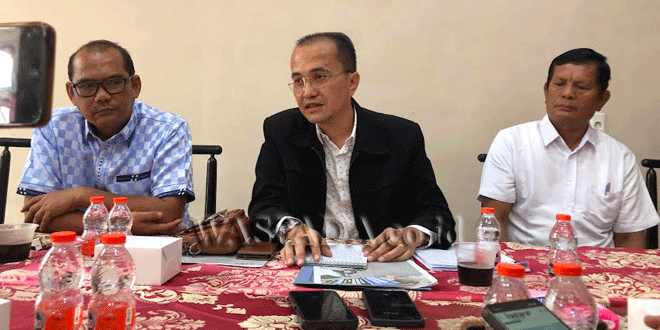 Antonius Tumanggor dalam konferensi pers bersama kuasa hukum