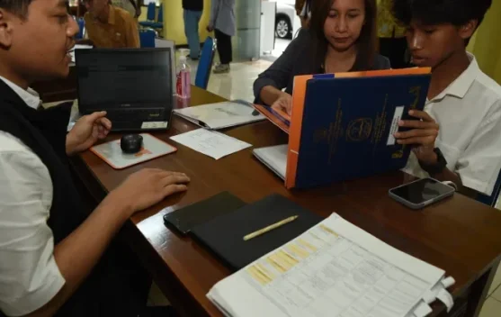 Webinar SPMB Ramah 2026 dengan pembicara dari Kemendikdasmen dan kepala dinas