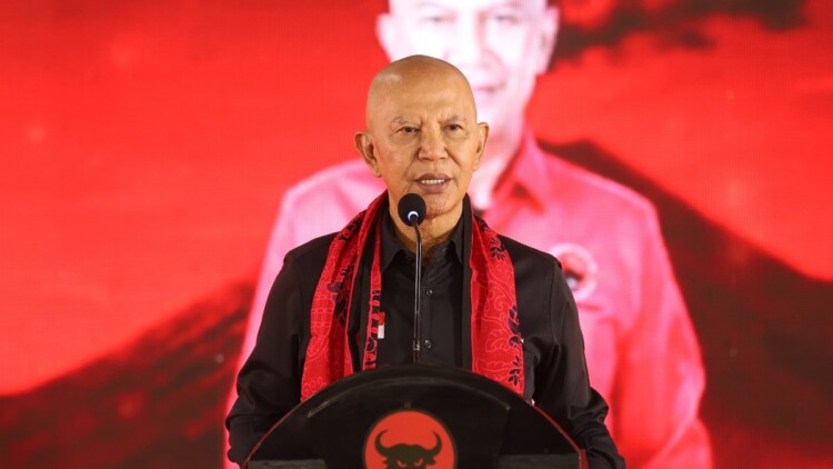 Ketua DPD PDI Perjuangan Jatim Said Abdullah saat pelantikan PAC Lumajang