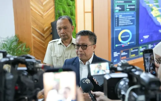 Pengunjung ramai di stan pameran INVIROTECH 2026 melihat inovasi lingkungan