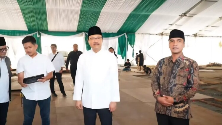 Bupati Lukman Hakim memimpin rapat koordinasi persiapan penutupan Munas Alim Ulama dan Konbes NU di Bangkalan