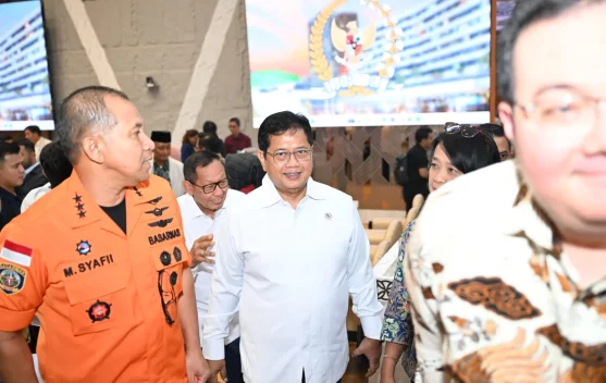 Wakil Menteri Transmigrasi Viva Yoga Mauladi saat rapat di Gedung Nusantara membahas anggaran 2027