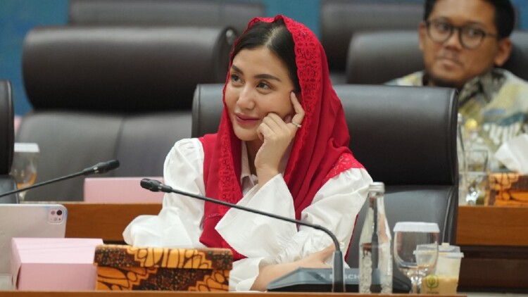 Novita Hardini berbicara di rapat kerja Komisi VII DPR soal industri manufaktur