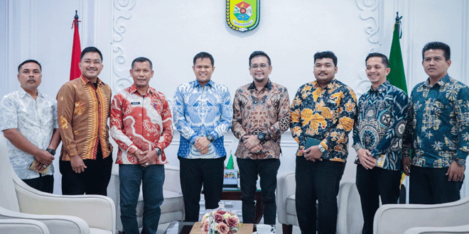 Audiensi panitia Silaturahim Anak Bangsa dengan Wabup Adlin Tambunan di Sei Rampah