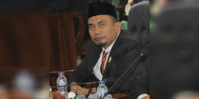 Ketua Fraksi PKS Zulham Efendi berbicara usai Rapat Paripurna Hari Jadi Medan