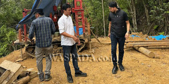 Alat berat dan pengeboran eksplorasi PT Kinston di Meukek, Aceh Selatan