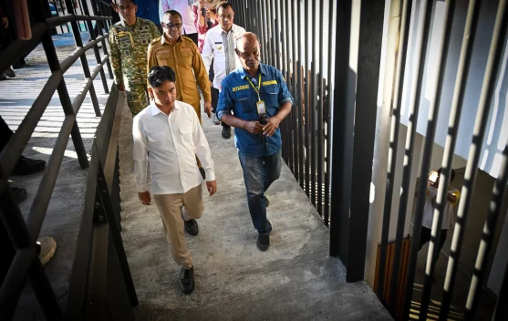 Wapres meninjau revitalisasi Pasar Lama Mbongawani, kios baru dan area pasar yang tertata rapi