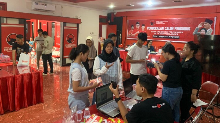 Suasana Soekarno Fun Run dan E-Sport di kantor DPC PDI Perjuangan Jember