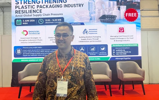 Pembicara IPF Hari Noegroho berbicara tentang tantangan industri kemasan plastik di JIEXPO Kemayoran
