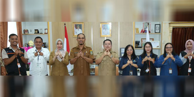 Wali Kota Wesly Silalahi menerima petugas sensus ekonomi di ruang kerja Balai Kota Pematangsiantar