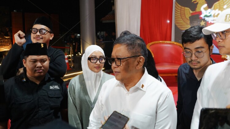 Hasto Kristiyanto berbicara di Seminar Nasional Bulan Bung Karno di Istana Gebang Blitar