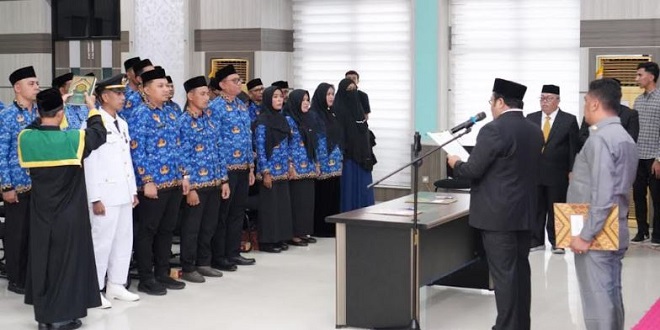 Wali Kota Sabang Zulkifli H. Adam saat pelantikan pejabat di Aula Pulau Weh