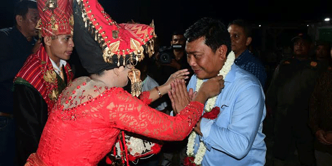 Wakil Bupati Lom Lom Suwondo hadir di acara Gendang Guro-guro Aron Desa Sibunga-Bunga Hilir