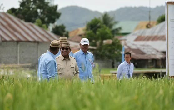 Presiden Prabowo berbicara di panggung PENAS Petani dan Nelayan XVII di Gorontalo