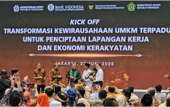 Gubernur BI Perry Warjiyo mengumumkan program kewirausahaan UMKM terpadu di Gedung BI Pusat Jakarta