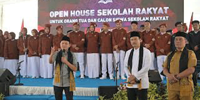 Menteri Sosial dan Wakil Gubernur saat kunjungan ke Sekolah Rakyat Sentra Darussa'adah Aceh Besar