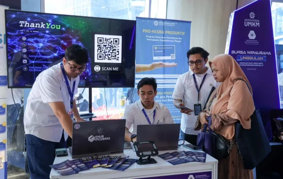 Mahasiswa menghadiri Bursa Wirausaha Unggulan di Jakarta untuk pelatihan dan pameran produk