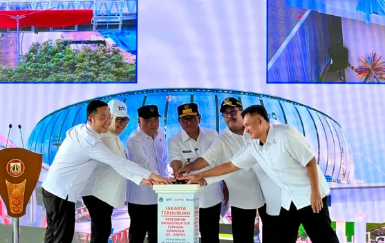 Gerbang Ancol ke JIS yang terhubung langsung ke JPO Stasiun KRL