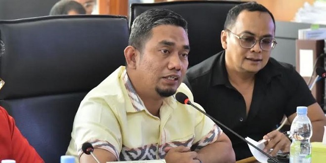 Antrean kendaraan di SPBU untuk mengisi BBM bersubsidi dan Solar yang stoknya menipis