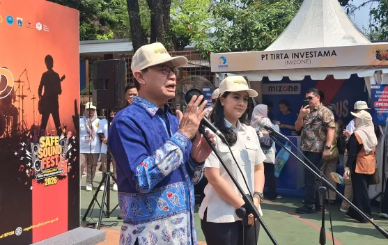 Suasana Safe Sound Fest di SMA Negeri 70 Jakarta dengan pelajar dan narasumber BPOM