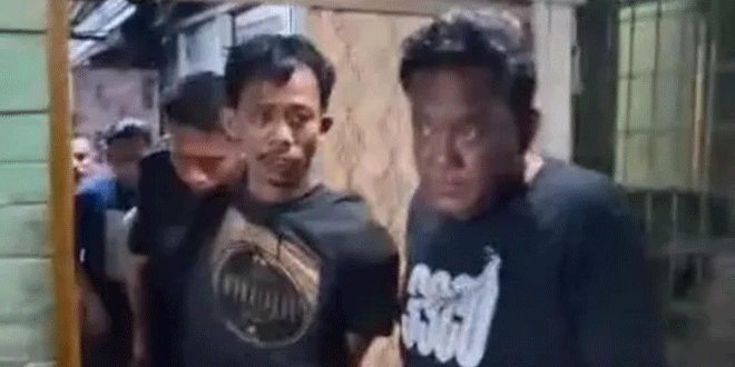Petugas kepolisian membawa barang bukti sabu dan dua tersangka ke Mapolda Sumut