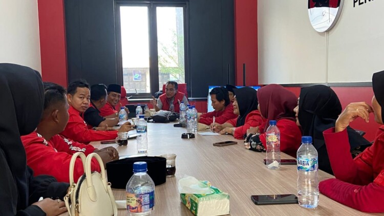 Rapat koordinasi DPC PDI Perjuangan Bangkalan di kantor DPC, 3 Juli 2026