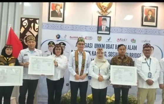 Pelaku UMKM jamu menerima pendampingan dan sertifikat BPOM di Palangka Raya