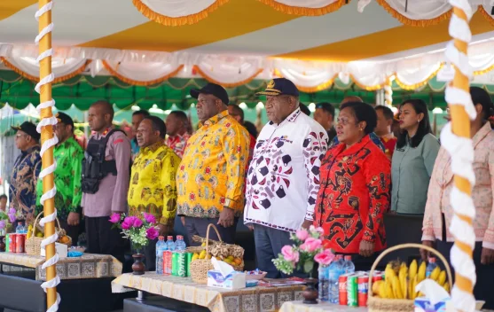 Festival UMKM di Halaman Kantor Gubernur Papua Pegunungan menampilkan produk lokal