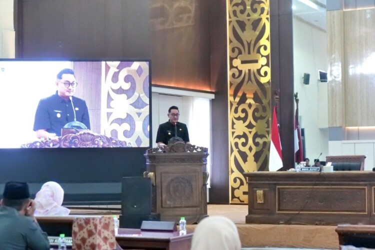 Wakil Bupati Lumajang Yudha Adji Kusuma menyampaikan nota keuangan P-APBD 2026 di DPRD Lumajang