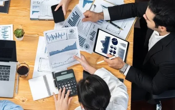 Integrasi aplikasi pembukuan dengan POS dan inventori untuk laporan real-time