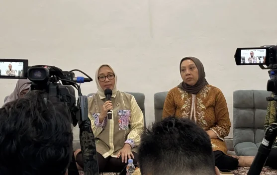 Menteri PPPA Arifah Fauzi memberi keterangan pers terkait Hari Anak Nasional 2026