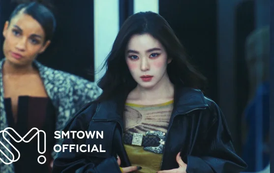 Enam idol wanita SM Entertainment yang dikenal sebagai visual ikonis